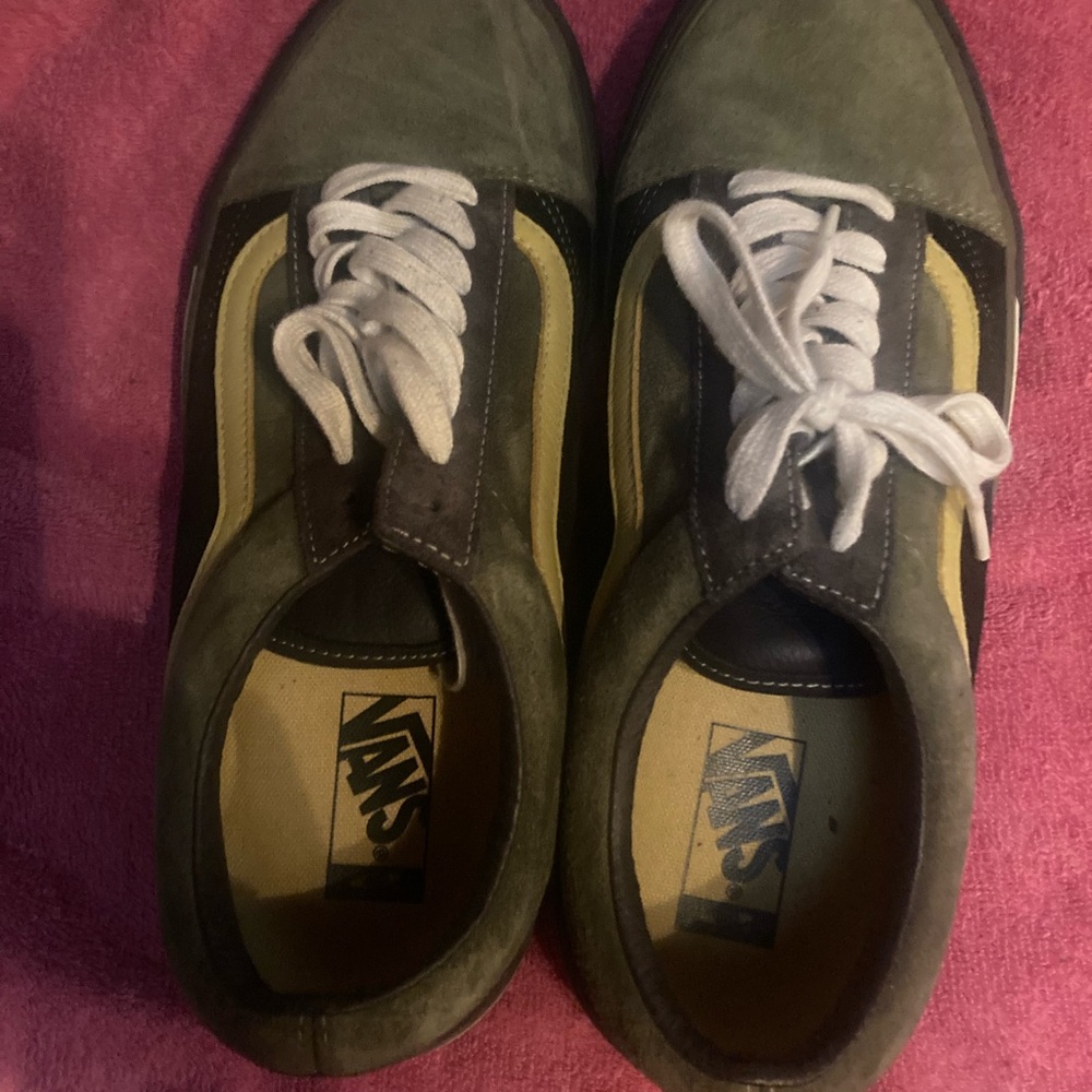 Vans size 12 Old School skate shoe
